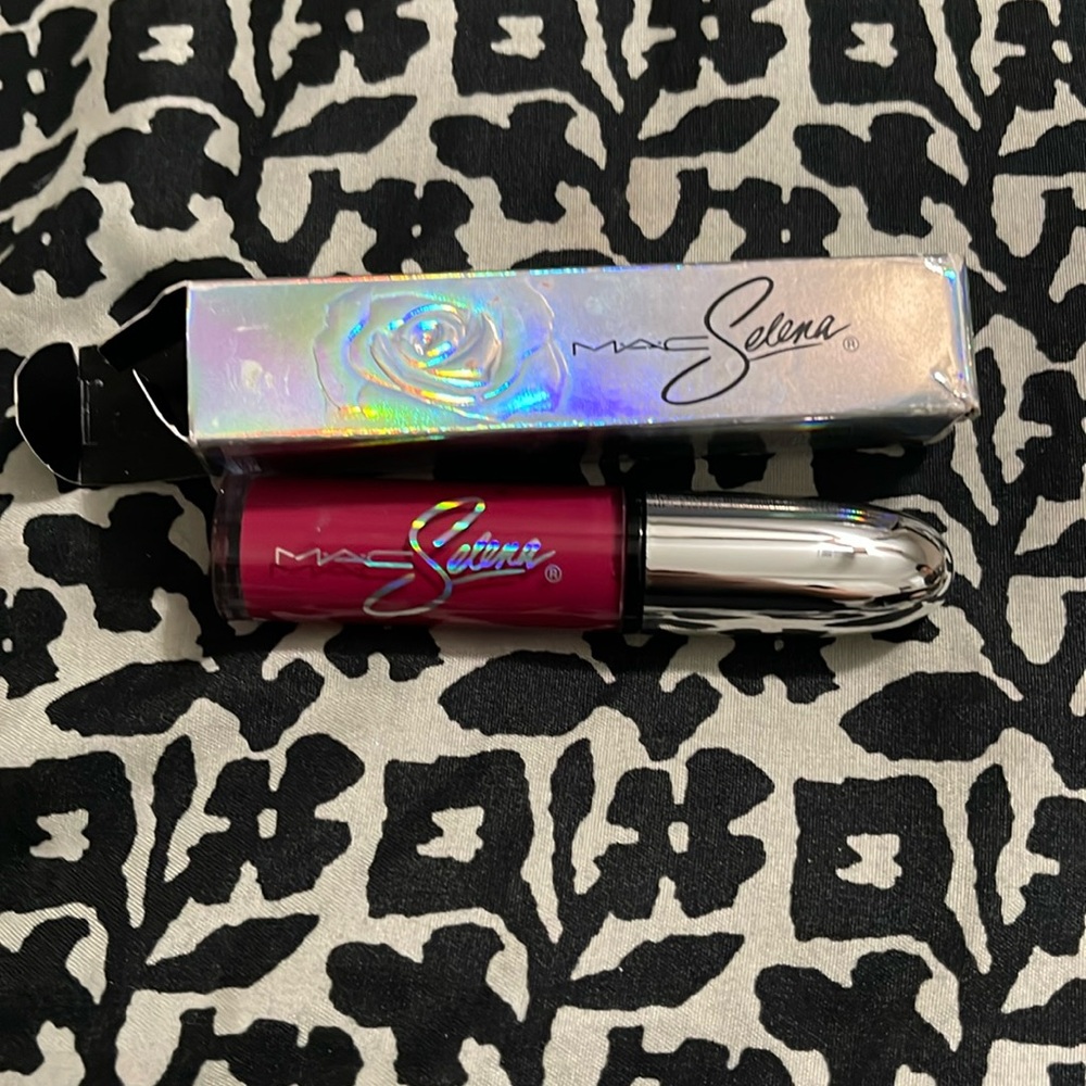 MAC Selena lipgloss